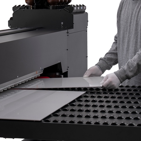 Mimaki UJ330H-160 Hybrid UV Drucker